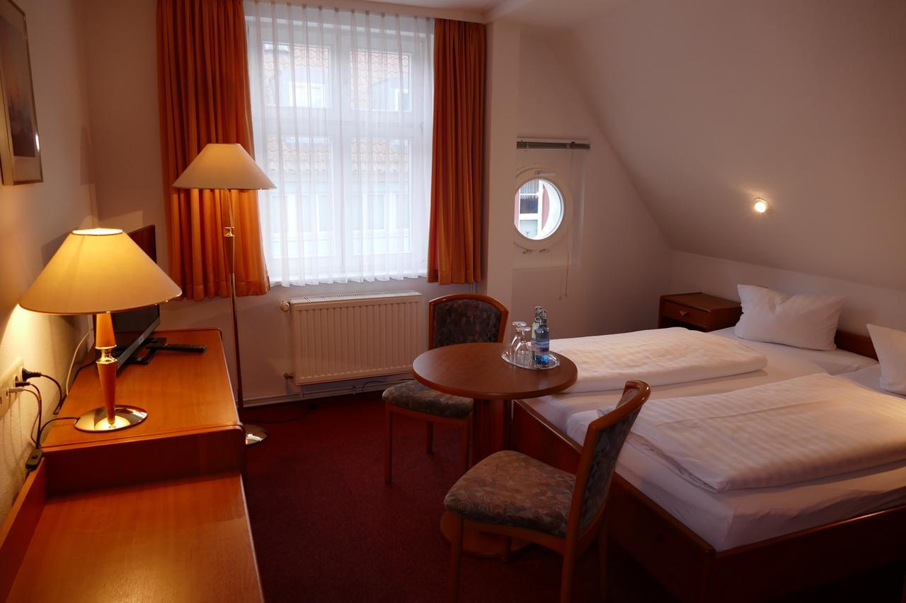 Hotel Am Dom Greifswald Extérieur photo